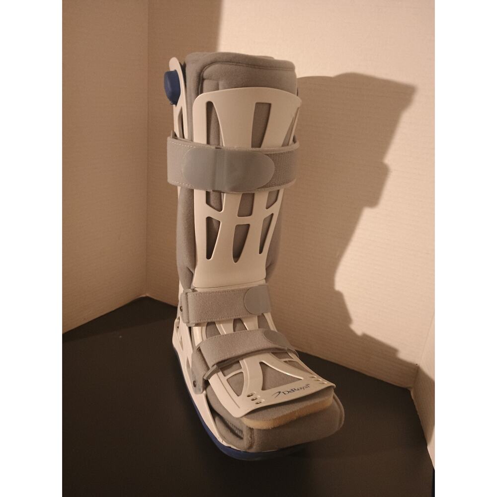 DeRoyal MEDIUM Full Shell Walker Boot w/Air Pumps - Stabilization